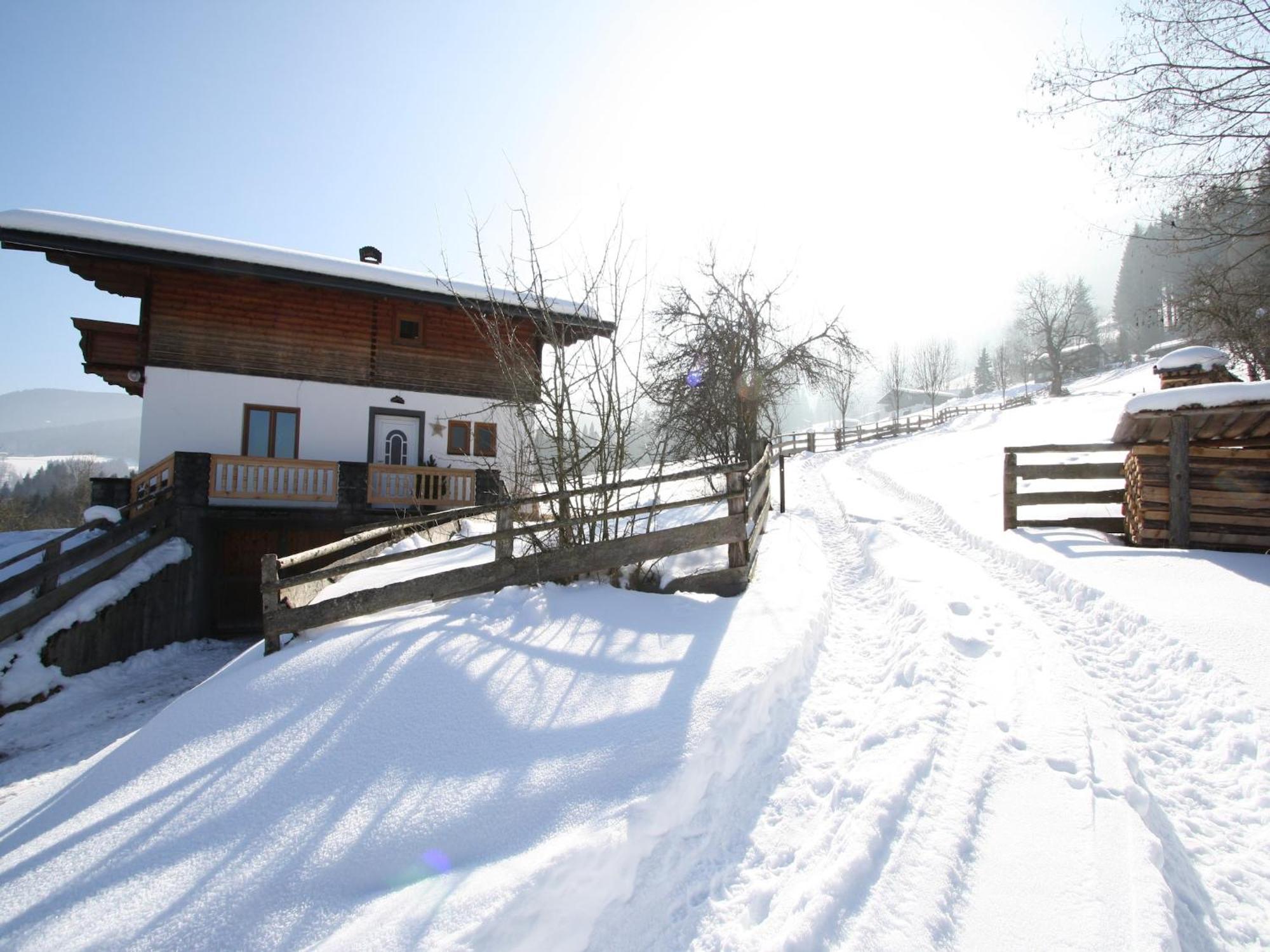 Charming Holiday Home In H Ttau With Barbecue Hüttau Exteriör bild